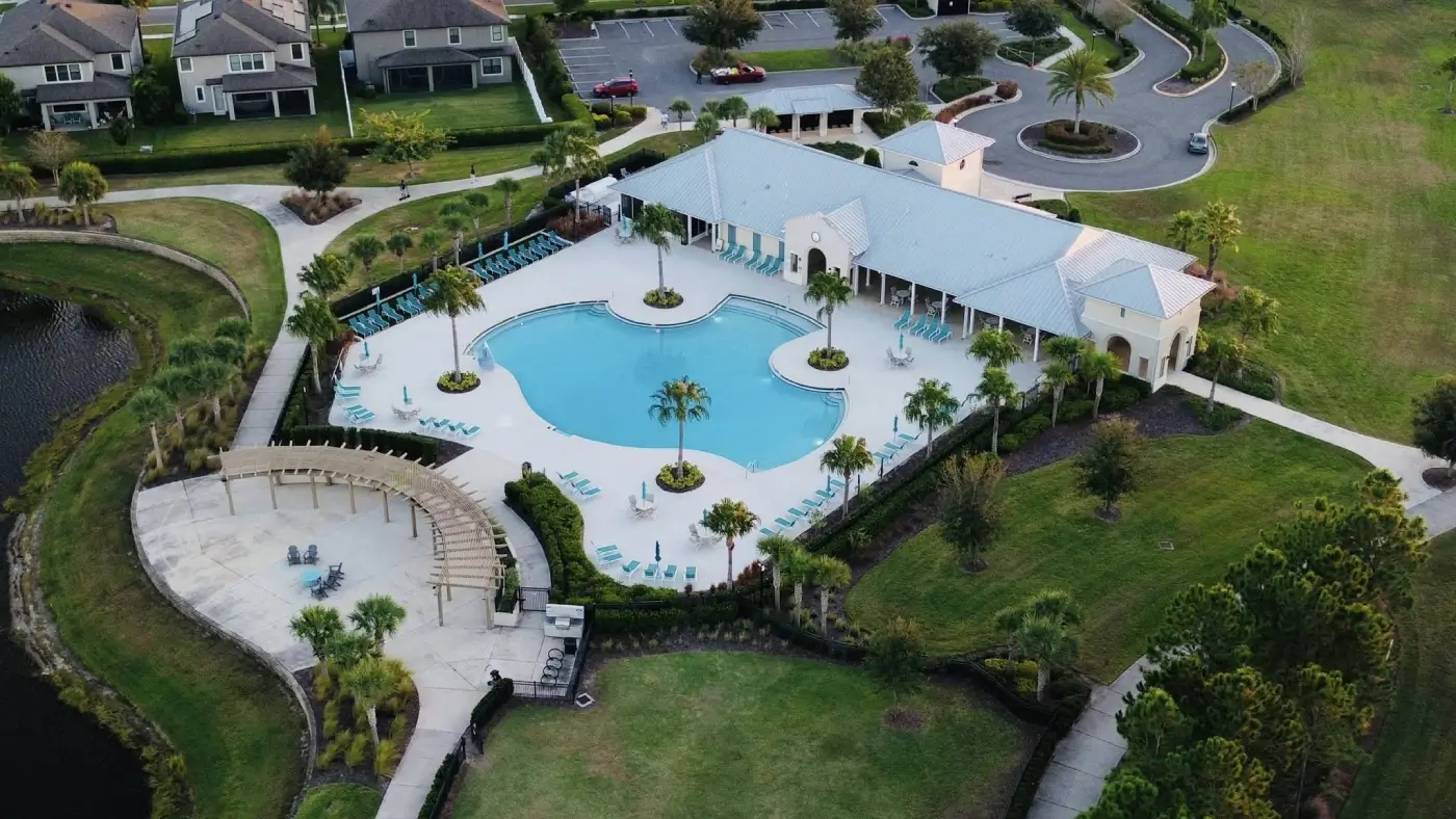 HVAC technician providing AC repair and installation in South Fork Riverview Florida